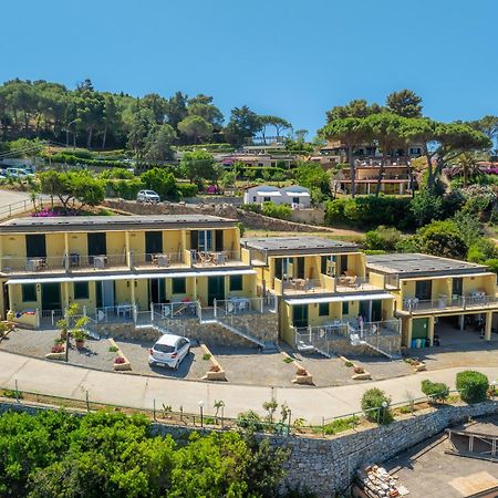 Hotel Dino Каполивери Екстериор снимка