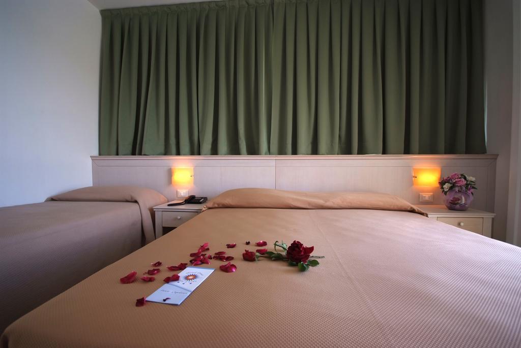 Hotel Dino Каполивери Стая снимка